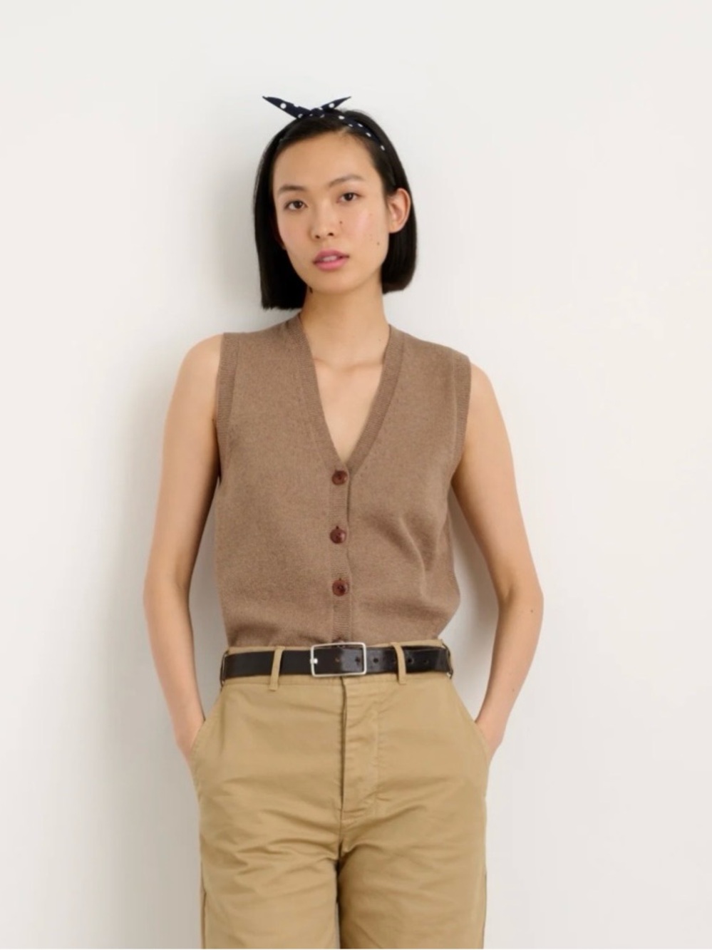 Taupe vest